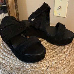 Chunky Y2K platform sandals